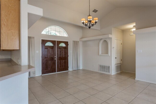 Building Photo - 309 Boulder Ridge Dr