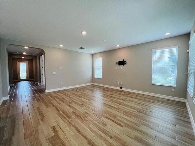 Building Photo - 4567 Tivoli Dr