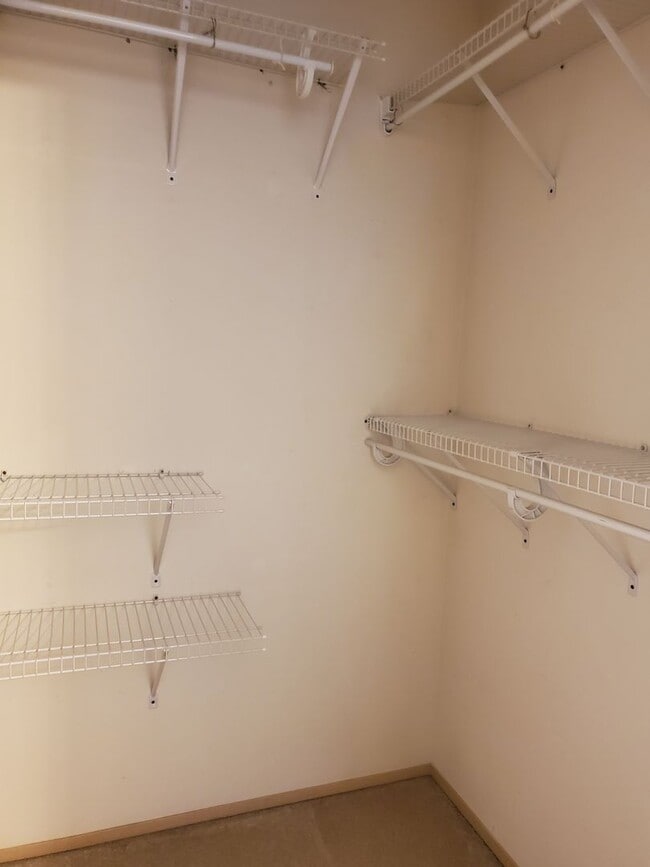 Building Photo - Great 3 bedroom home available now!