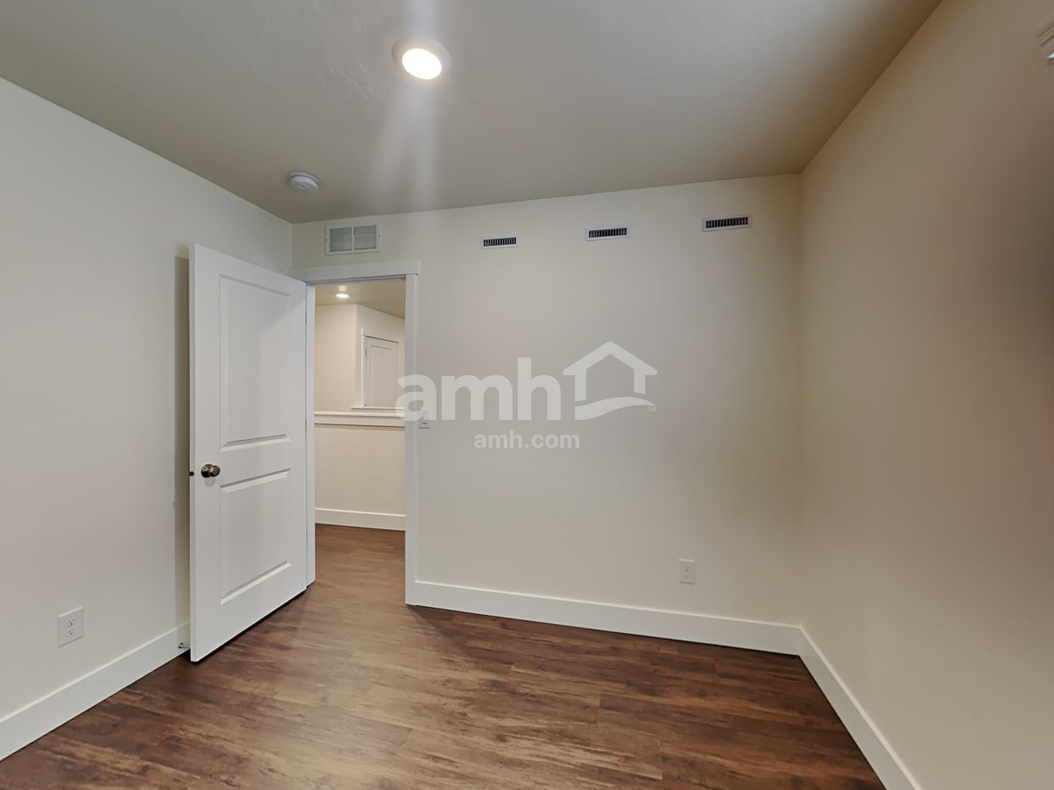 Building Photo - 9329 Wabash St