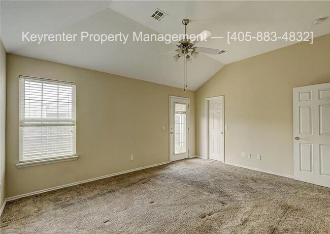 Building Photo - Gorgeous 3 bedroom 2 Bath and 2 Car Home in the Heart of Yukon