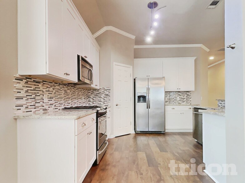 Building Photo - 2748 Cedar Ridge Ln