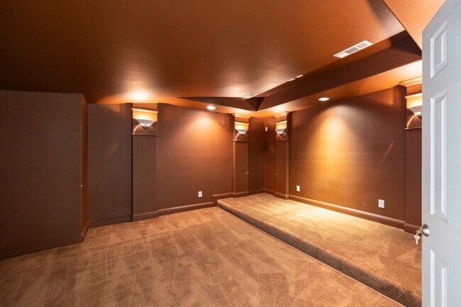 Building Photo - Spacious and beautifully designed with 5 bedrooms, 4 bath in a desirable location.