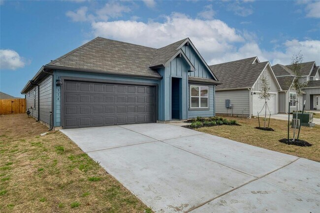 Building Photo - 314 N Richland Dr