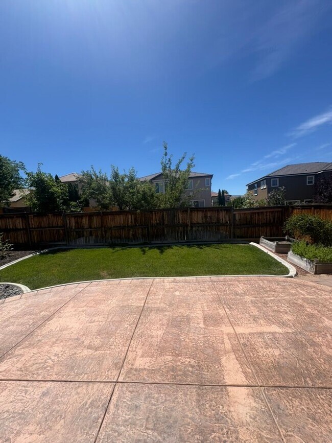 Building Photo - 4 bedroom 3 bath stunner in Sparks