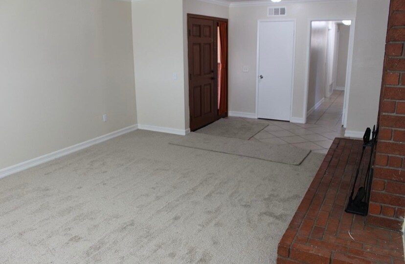 Building Photo - 8484 Monteel Pl