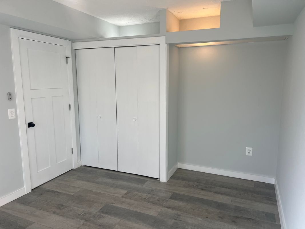 Building Photo - 2214 Deerfern Crescent
