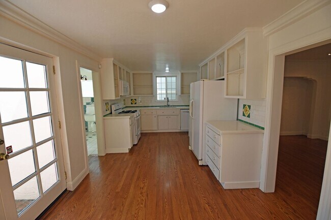 Building Photo - 3 br, 1.5 bath House - 2010 N Street