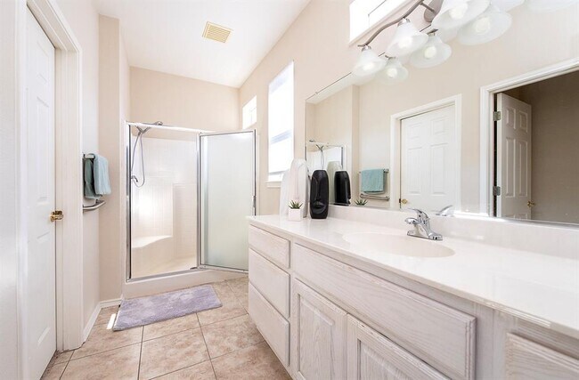 Building Photo - 129 Dewberry Dr