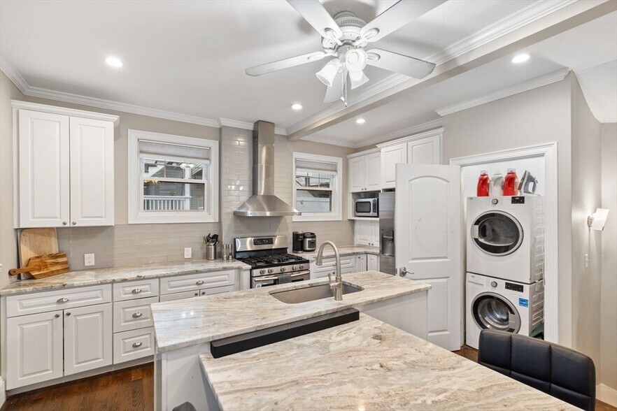 Building Photo - 12 Colebrook St