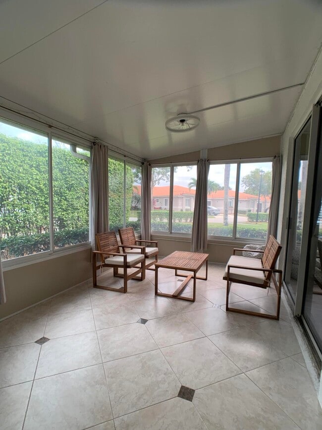 Building Photo - 10465 Mateo Ct