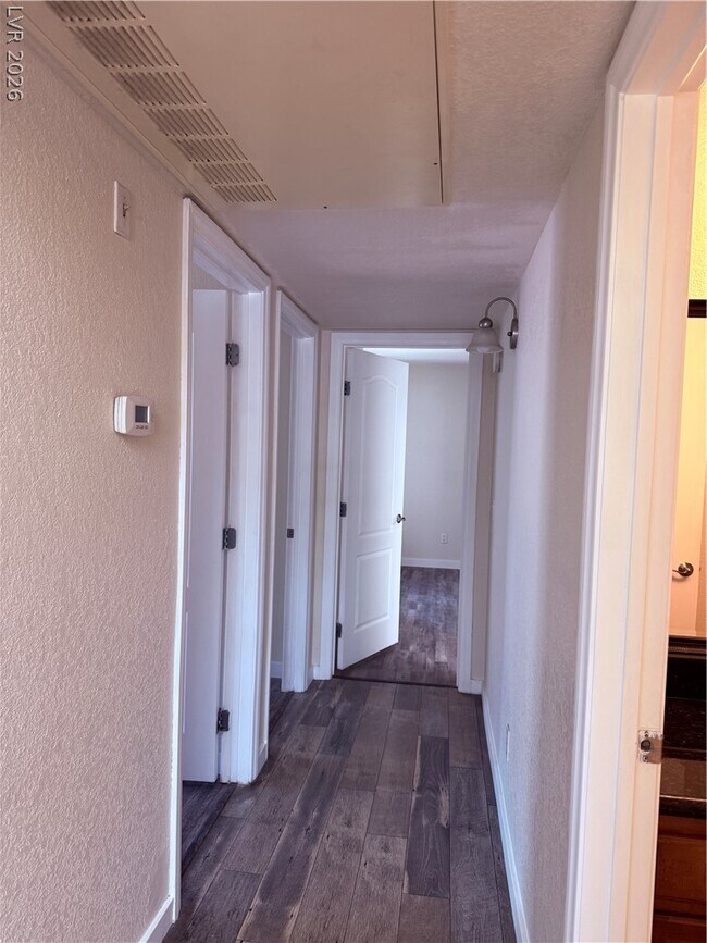 Building Photo - 9325 W Desert Inn Rd