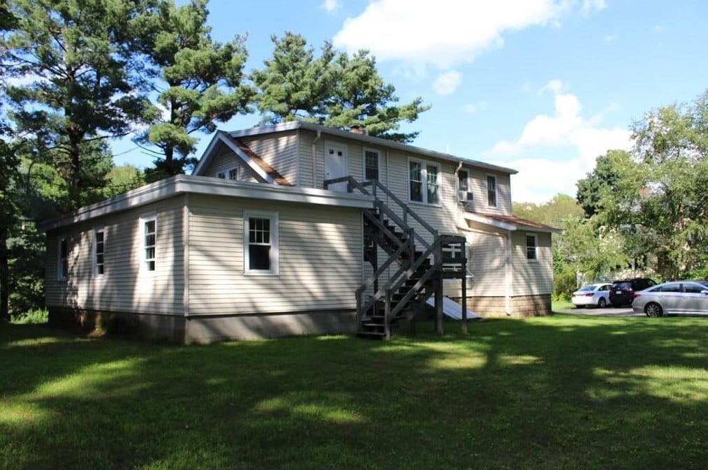 Building Photo - 122 W Central St