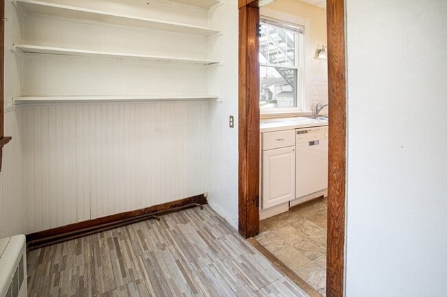 Building Photo - 130 Underwood St