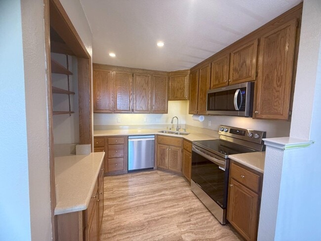 Building Photo - 815 Sea Spray Ln