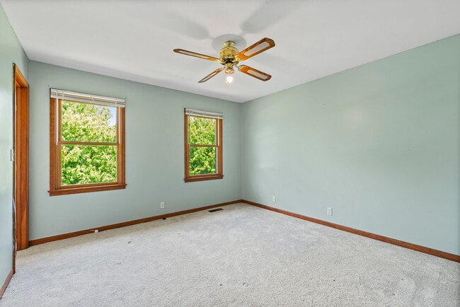 Building Photo - 630 Maple Ct