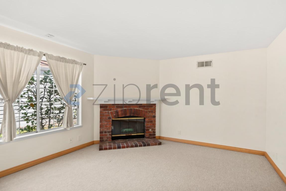 Building Photo - Unit
