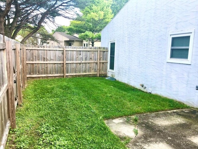Building Photo - 6398 Shelton Ct
