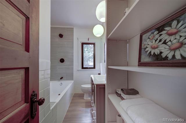 Building Photo - 1217 Steele St