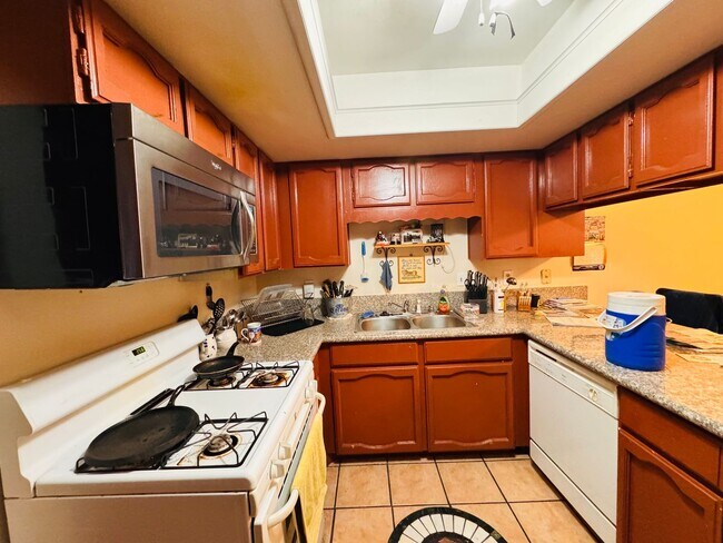 Building Photo - One Story Home For Rent