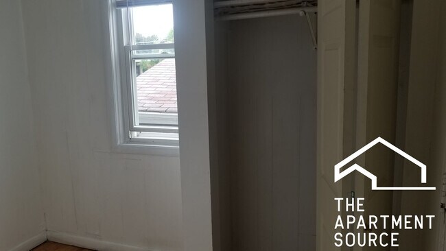 Building Photo - 4409 N Kenneth Ave