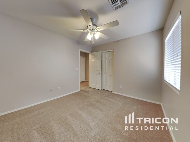 Building Photo - 15314 N 161st Dr