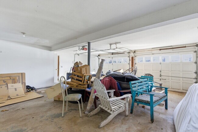 Building Photo - 8 Cherryfield Dr