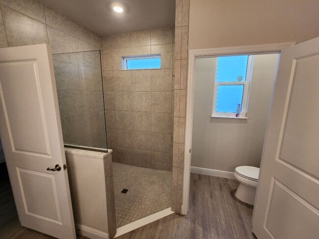 Building Photo - Venetian Bay Home in the Palms