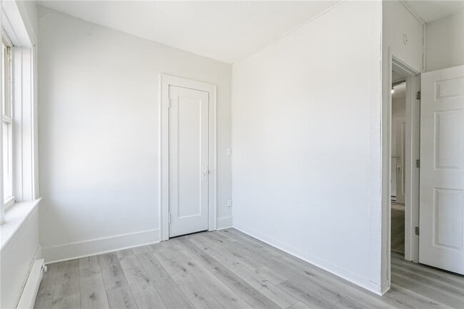 Building Photo - 85 Mapledale St