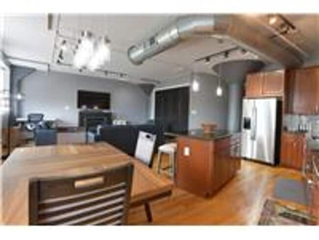 Building Photo - 4901 Washington Boulevard 4B