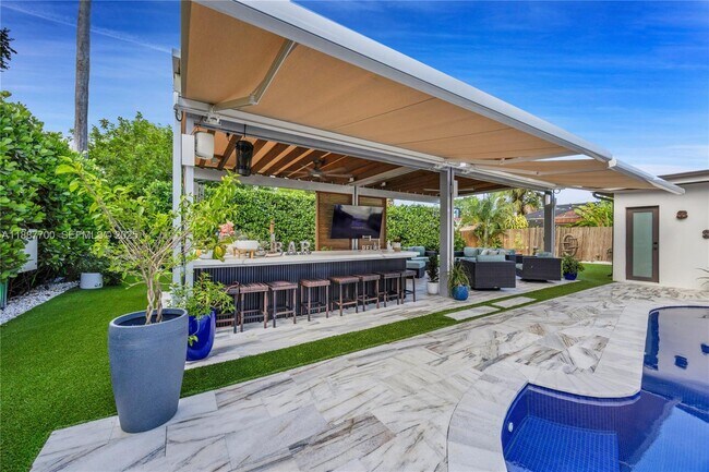 Building Photo - 5501 McKinley St