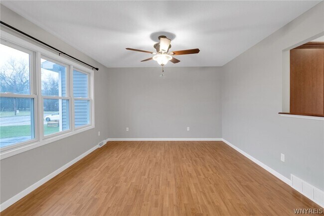 Building Photo - 940 Reserve Rd