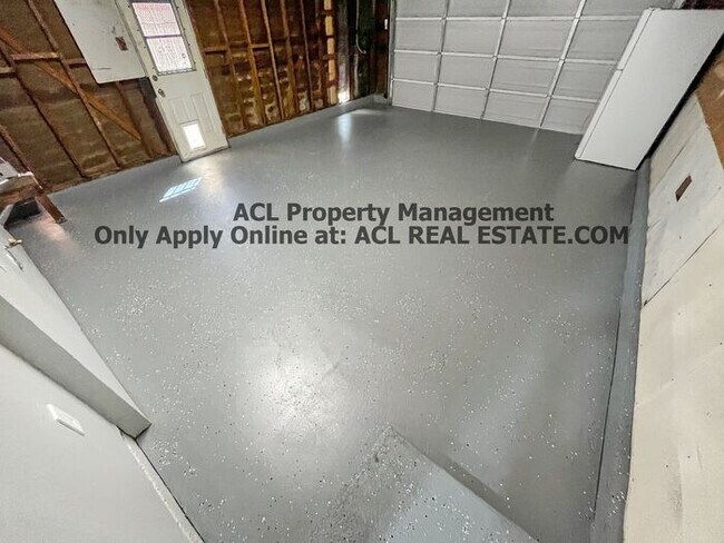 Building Photo - Stylishly Renovated Home with New Kitchen ...