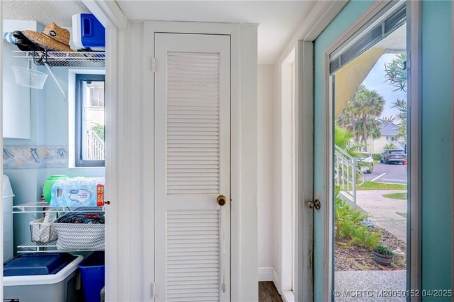 Building Photo - 5563 NE Gulfstream Way