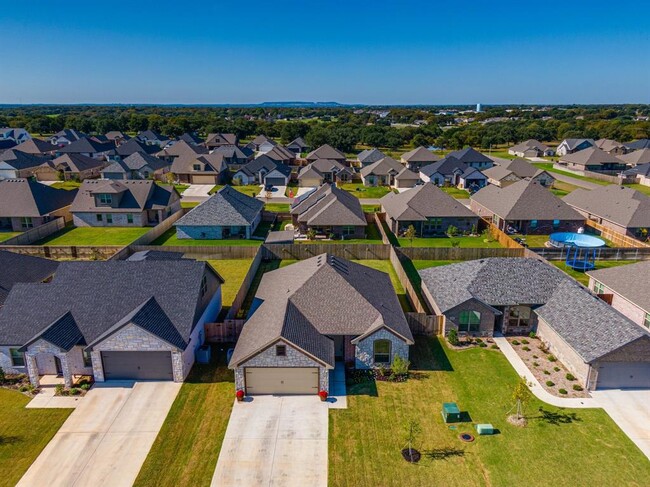 Building Photo - 3308 White Horse Dr