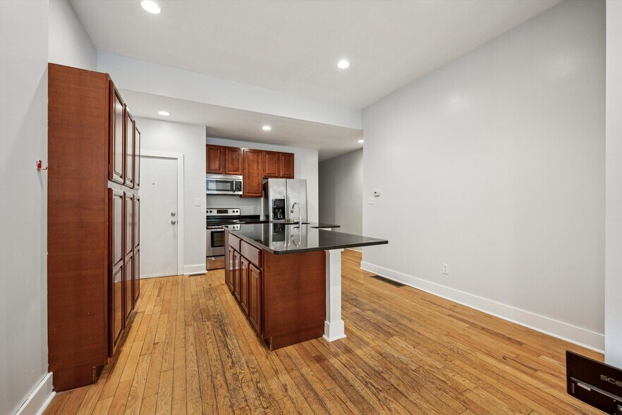 Building Photo - 1703 W Montgomery Ave