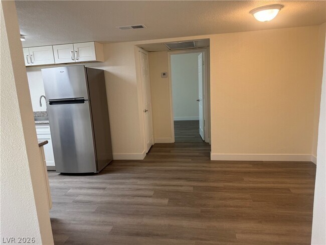 Building Photo - 4980 Indian River Dr