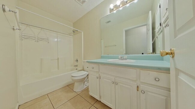 Building Photo - 143 Steeplechase Dr