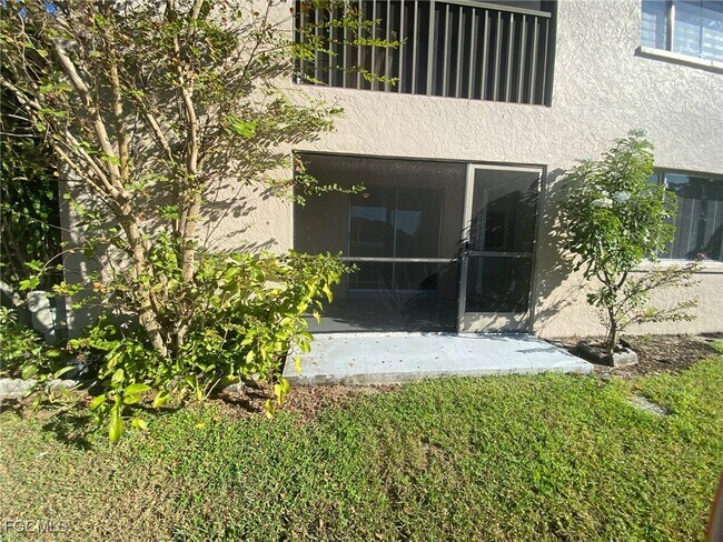 Building Photo - 910 SE 14th Terrace