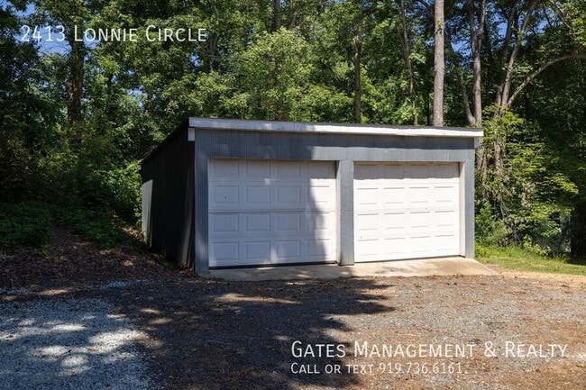 Building Photo - 2413 Lonnie Cir S