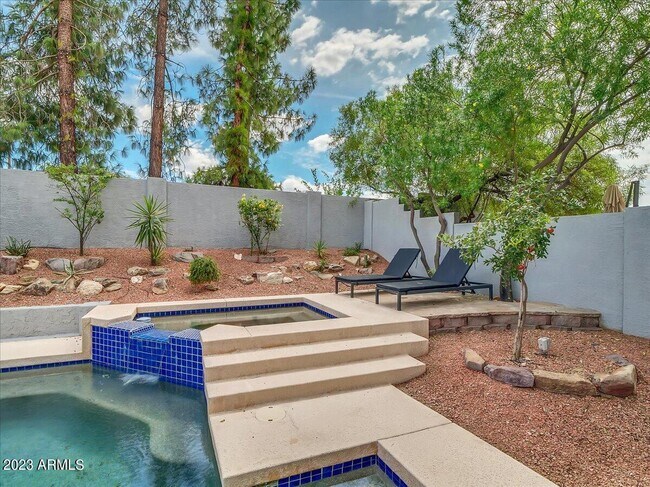 Building Photo - 3351 E Las Rocas Dr