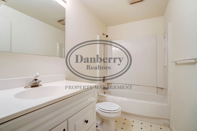 Building Photo - 3733 Willow Run Dr