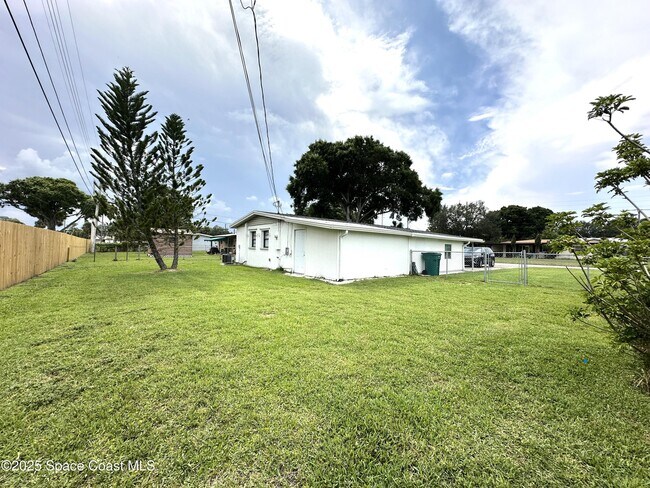 Building Photo - 2909 Zephyr Ln