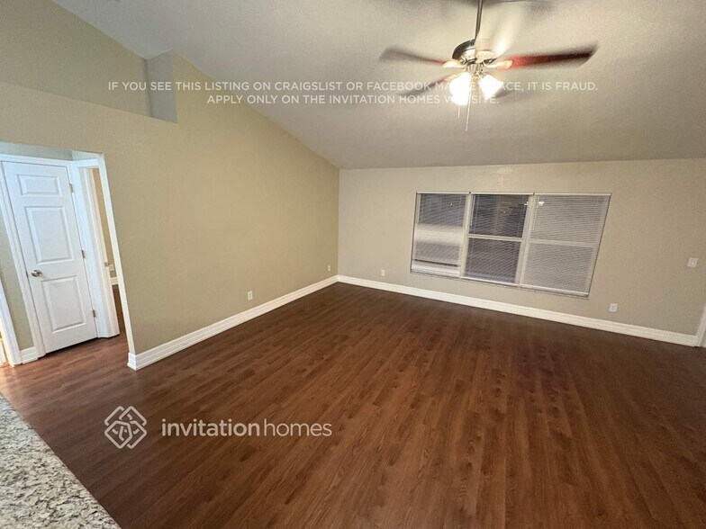 Building Photo - 25913 Aysen Dr