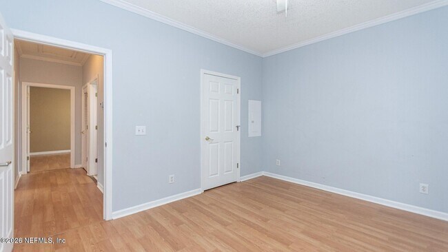 Building Photo - 3237 Mayflower St