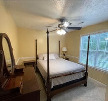Building Photo - 145 Candlewood Dr