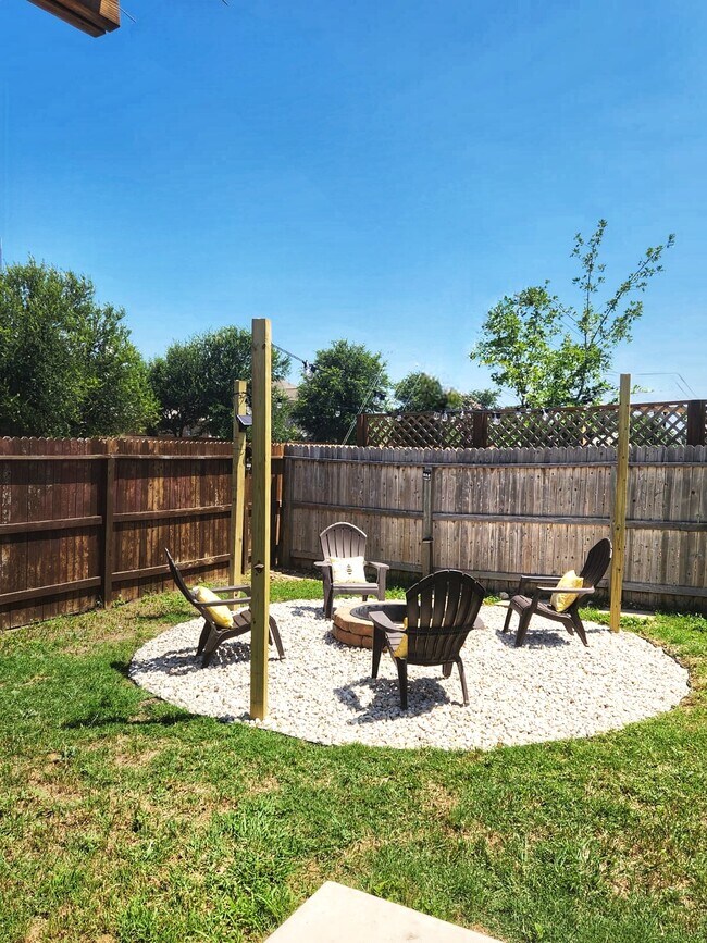 Building Photo - 9618 Silver Mist Way