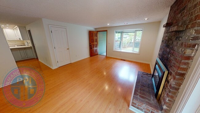 Building Photo - Lake Oswego! Lake Grove Ranch, Beautiful Outdoor Living Space, Park Like Setting!  Single Level R...