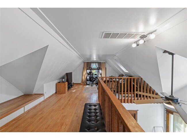 Building Photo - 2108 24th Ave S