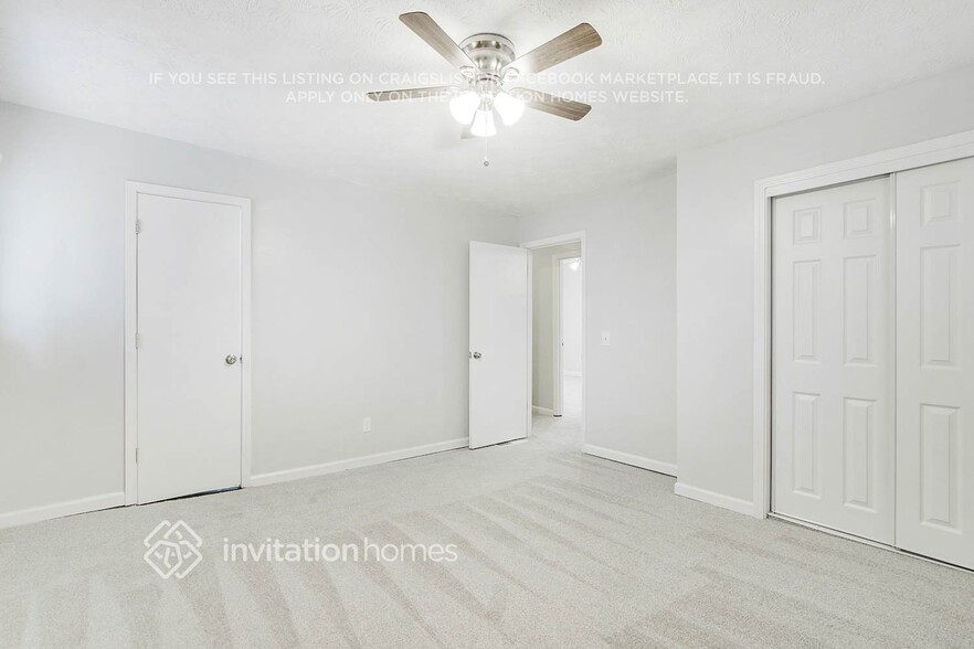 Building Photo - 7280 Hollyhock Dr